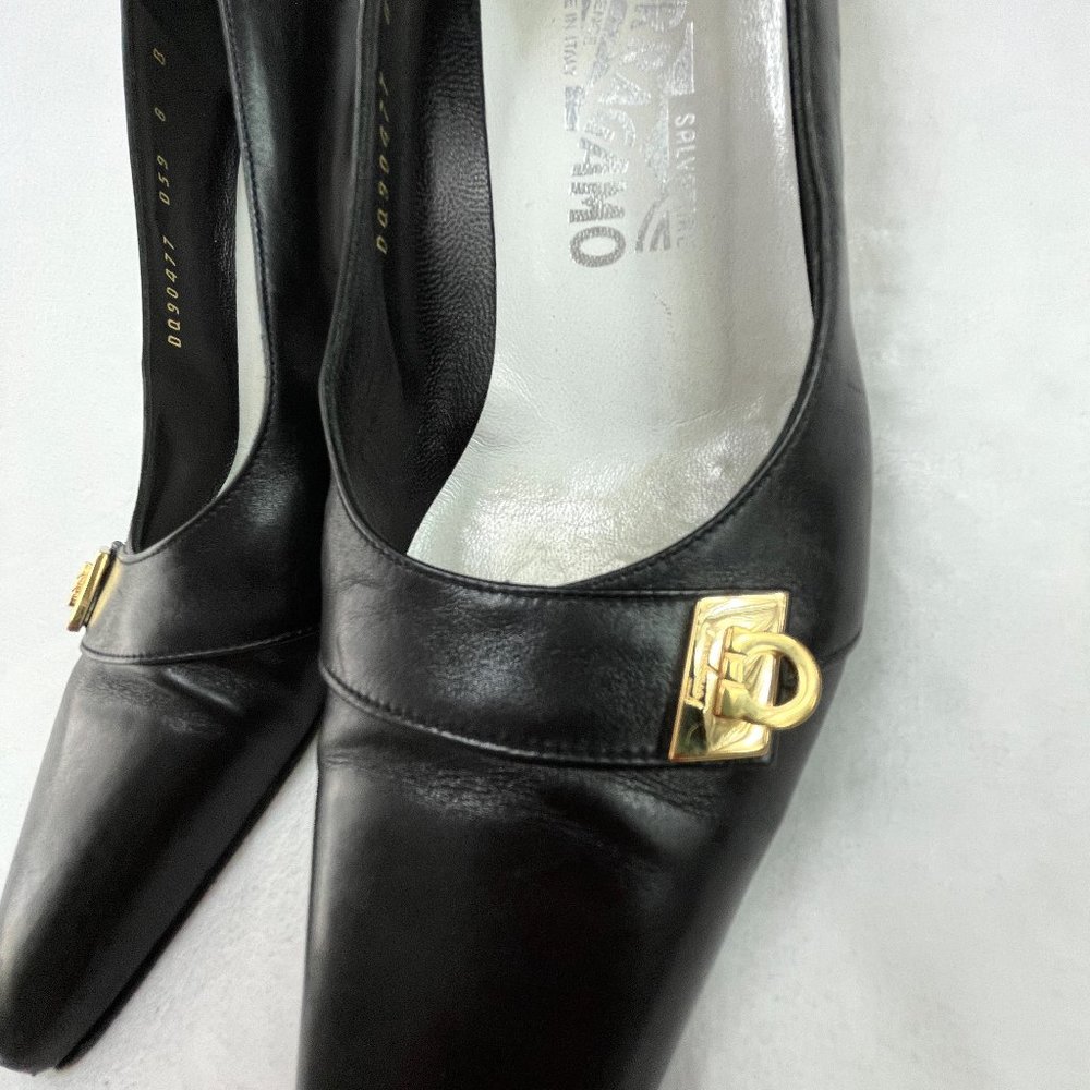 Auc Ferragamo Gold Logo kitten heel leather shoes - Picture 3 of 11